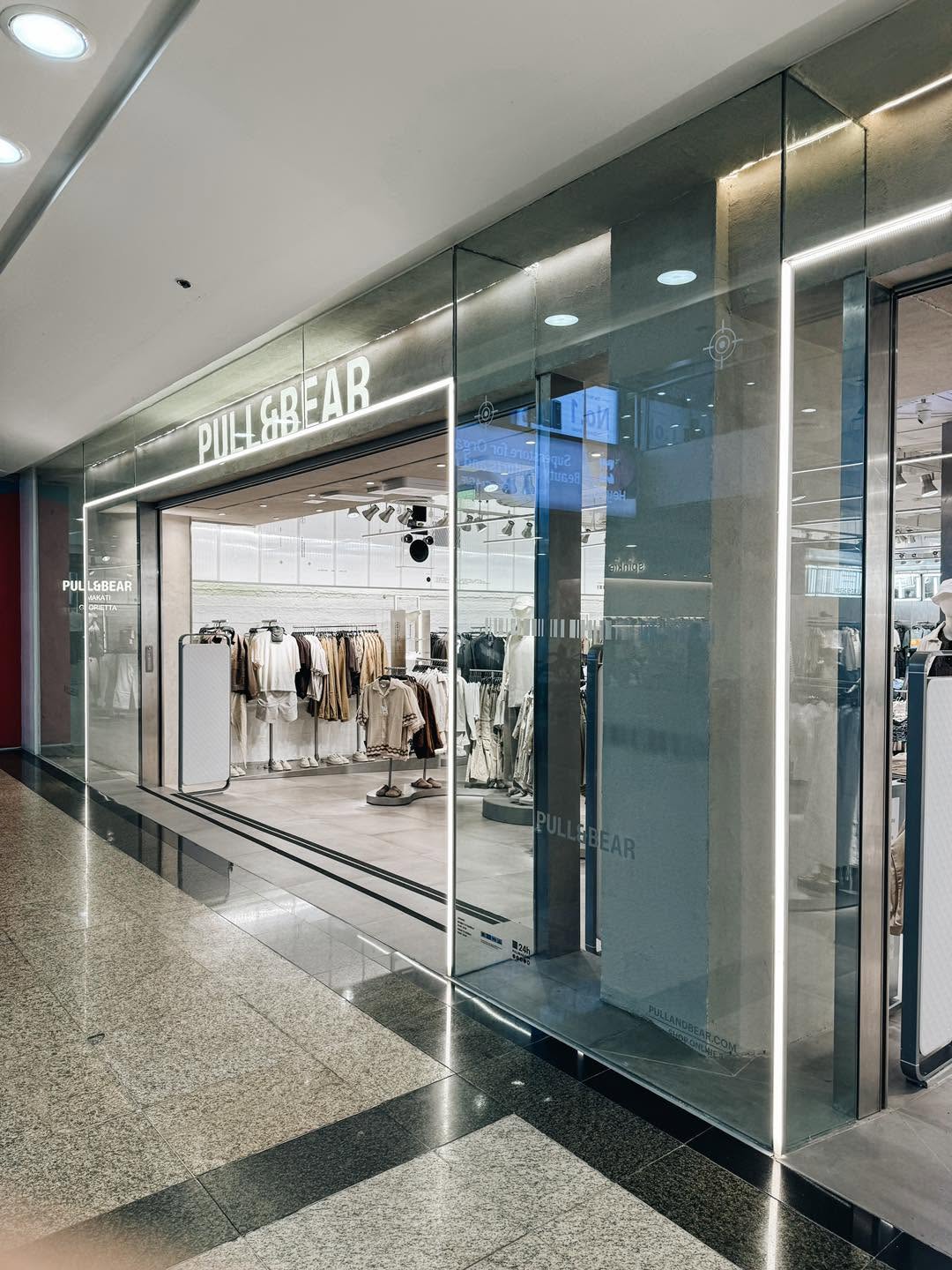 Commercial roll-up door